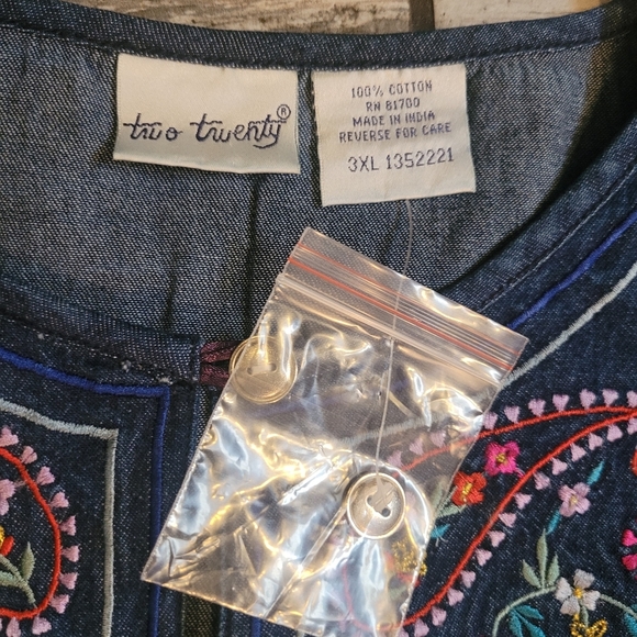 Womens 3X Lightweight Denim Embroidered Paisley Floral Pop-over Blouse Top Boho - Picture 8 of 13